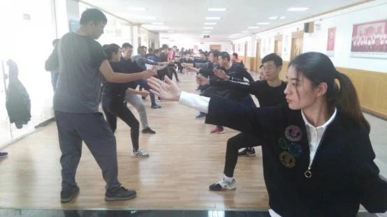 学校篮球队训练受伤谁负责_1